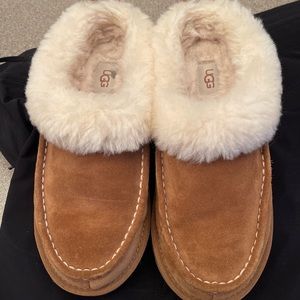 UGG Grove Genuine Shearling Trim slippers!